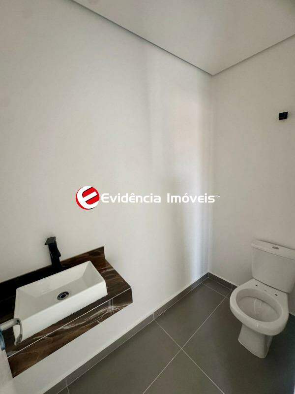 Sobrado à venda no Pinheirinho: 