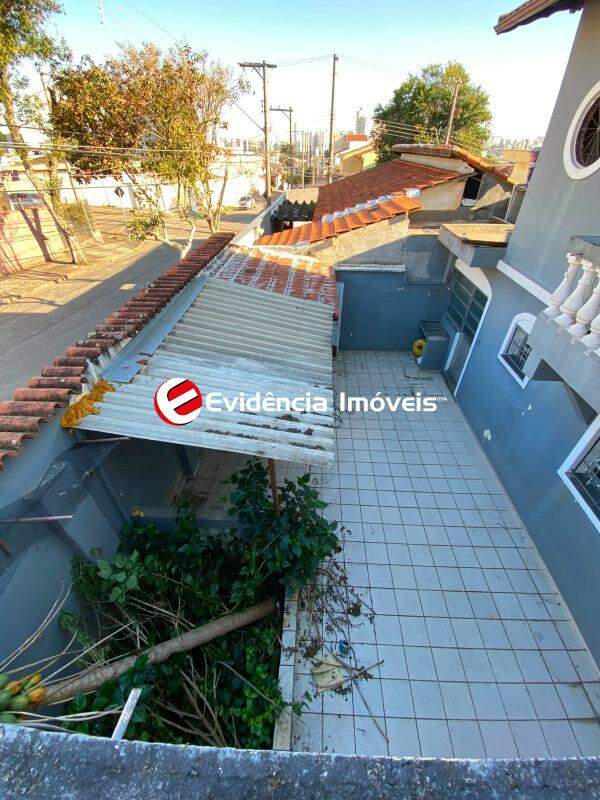 Sobrado à venda no Pinheirinho: 