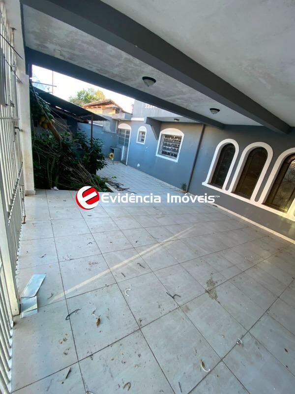 Sobrado à venda no Pinheirinho: 