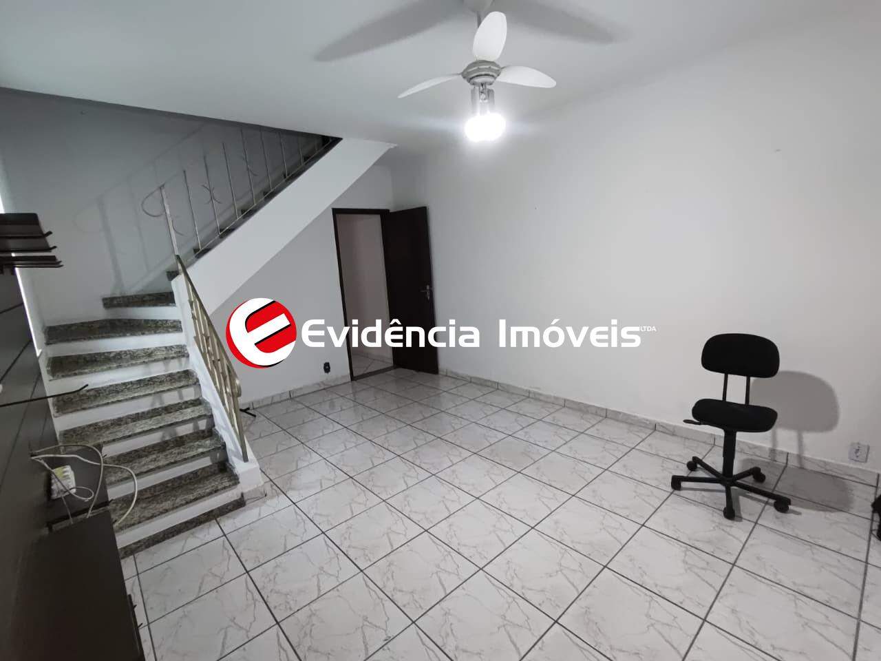 Sobrado para aluguel no Jardim Bom Pastor: sala de estar