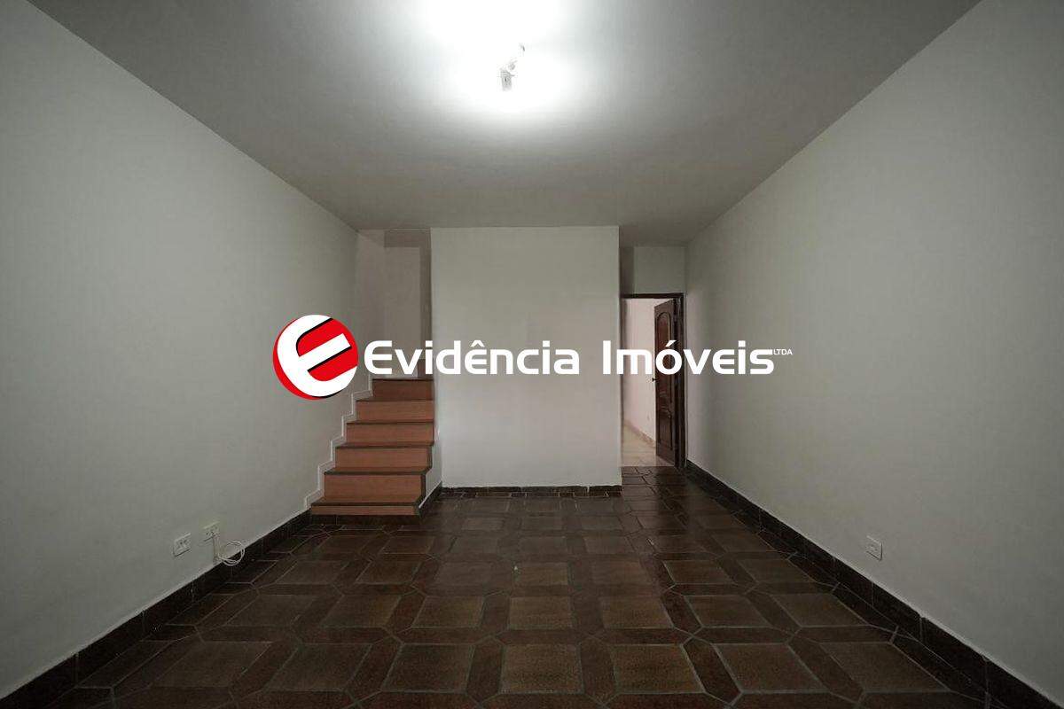 Sobrado à venda no Jardim Stella: 