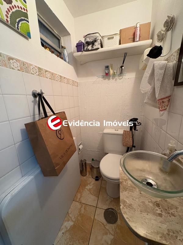 Sobrado à venda no Pinheirinho: 