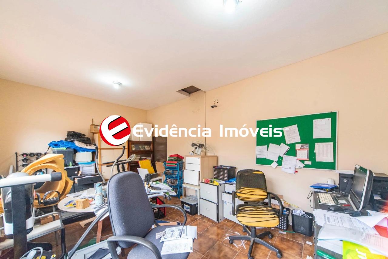 Sobrado à venda no Vila Scarpelli: 