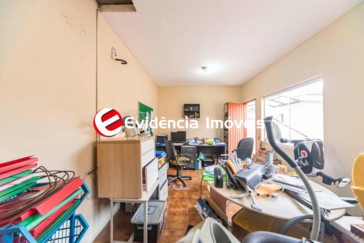 Sobrado à venda no Vila Scarpelli: 