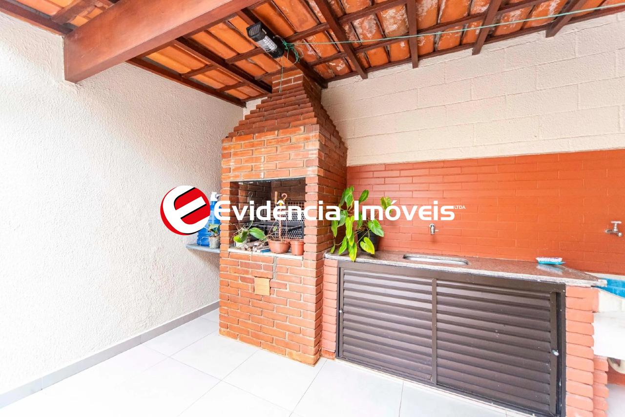 Sobrado à venda no Vila Scarpelli: 