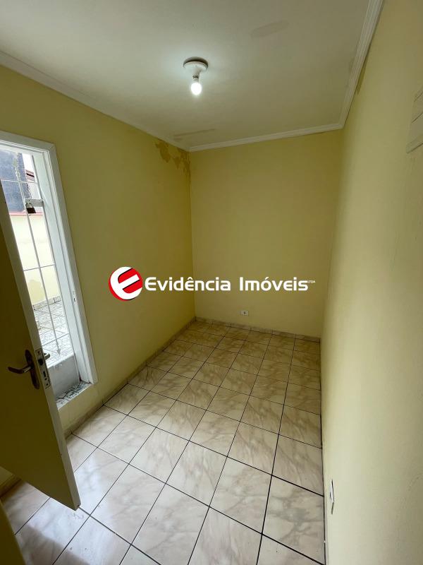 Sobrado à venda no Vila Scarpelli: 