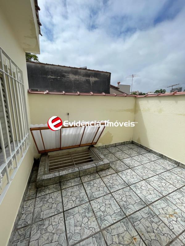 Sobrado à venda no Vila Scarpelli: 