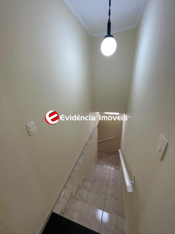 Sobrado à venda no Vila Scarpelli: 