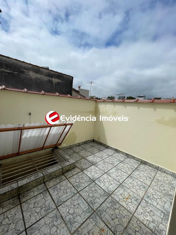 Sobrado à venda no Vila Scarpelli: 
