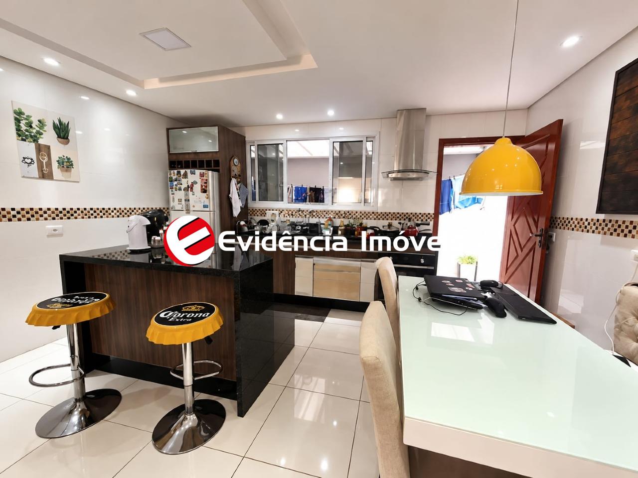 Sobrado à venda no Vila Guiomar: 