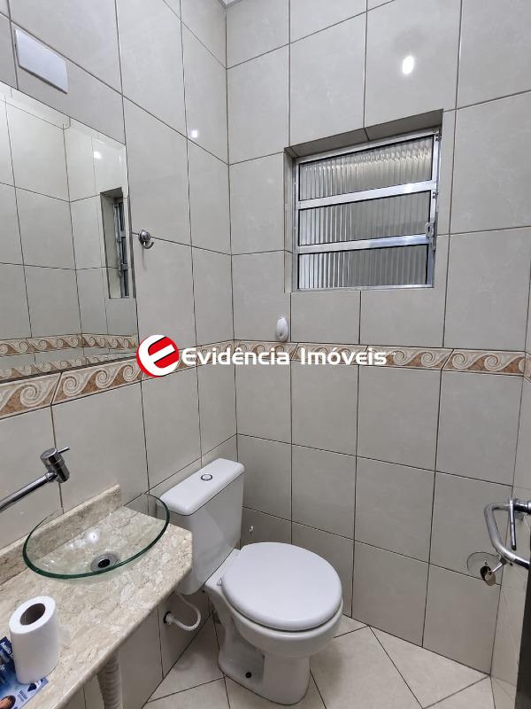 Sobrado à venda no Vila Scarpelli: Lavabo