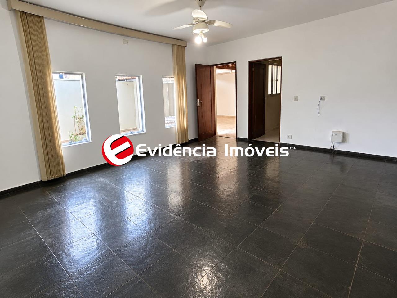 Sobrado à venda no Vila Scarpelli: Sala de estar