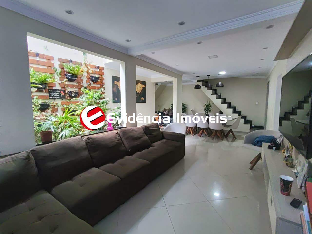 Sobrado à venda no Jardim Cristiane: 