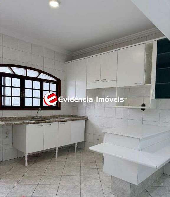 Sobrado à venda no Vila Guiomar: 