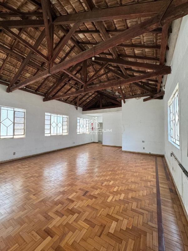 Casa à venda no Centro: 