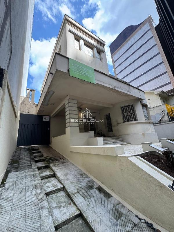 Casa à venda no Centro: 