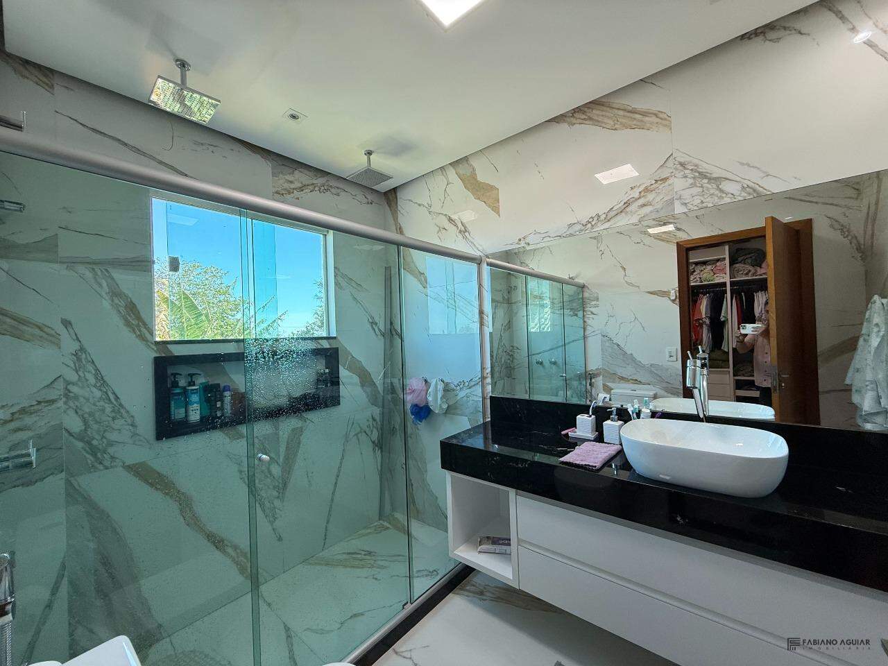 Casa em Araruama (4 Quartos - 1 Suíte) - R$ 1.850.000,00 - Cond. Hibisco