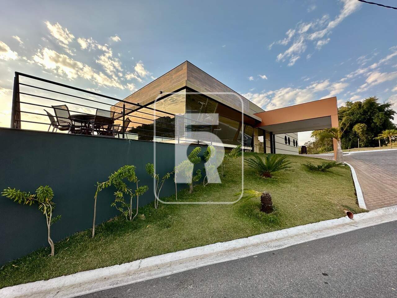 Lote à venda no Condomínio Estiva: 