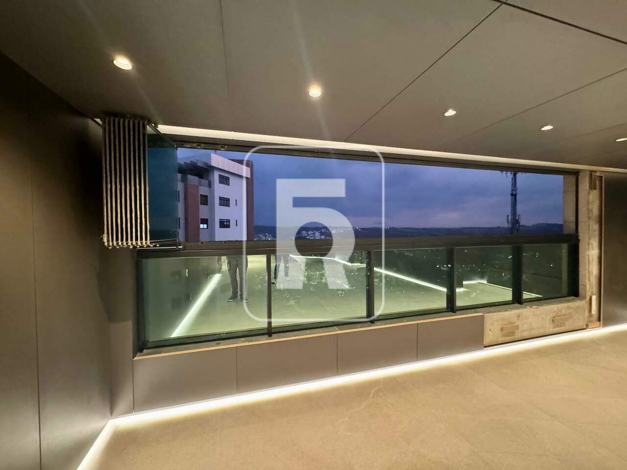 Apartamento à venda no Campo Alegre: 