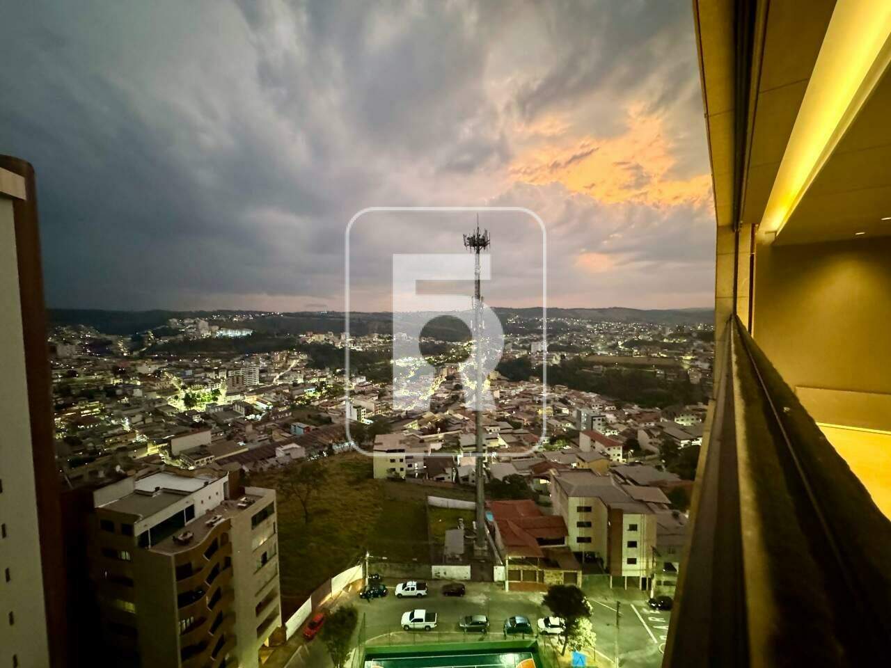 Apartamento à venda no Campo Alegre: 