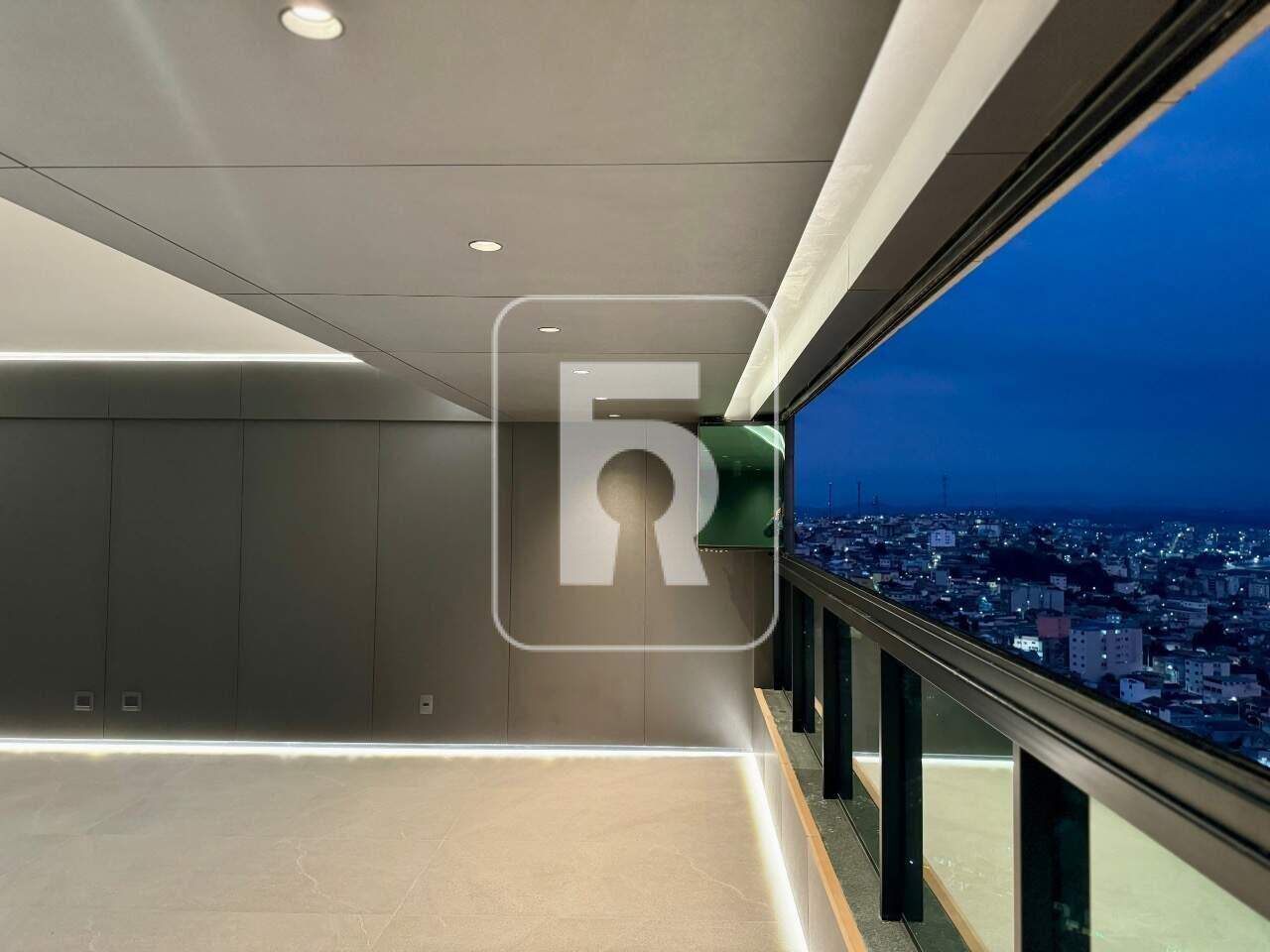 Apartamento à venda no Campo Alegre: 