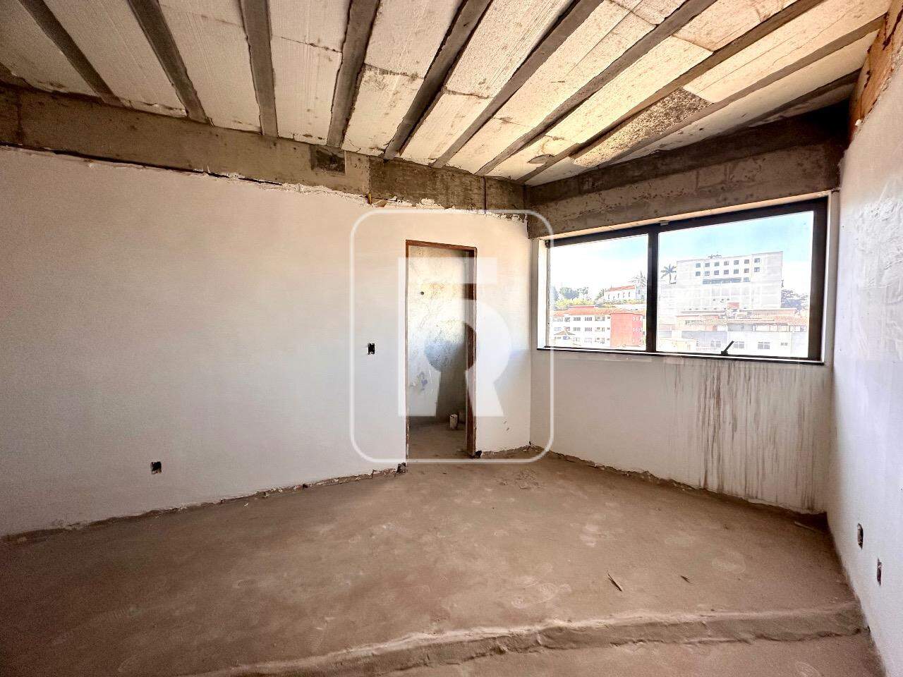 Sala à venda no Campo Alegre: 