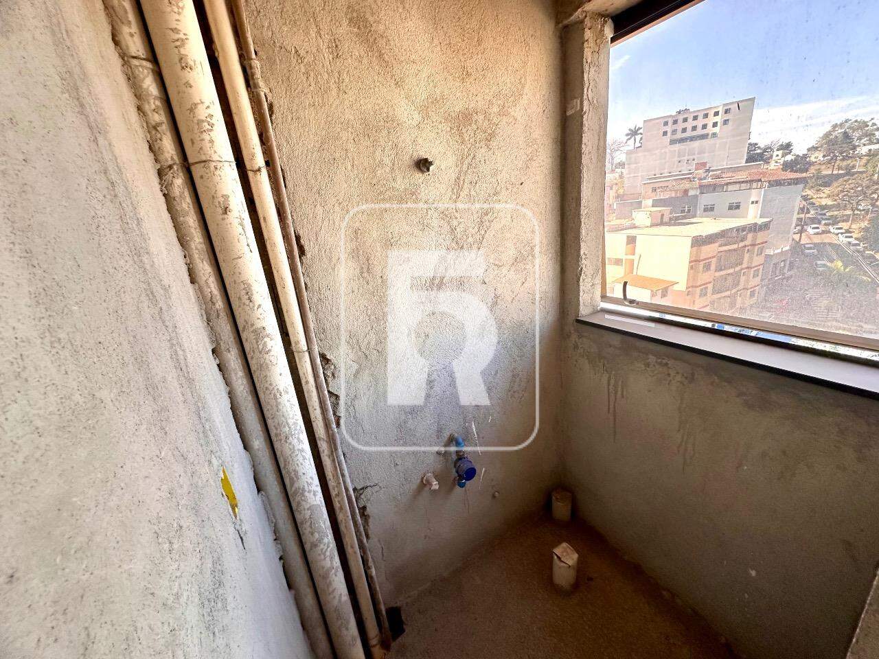 Sala à venda no Campo Alegre: 