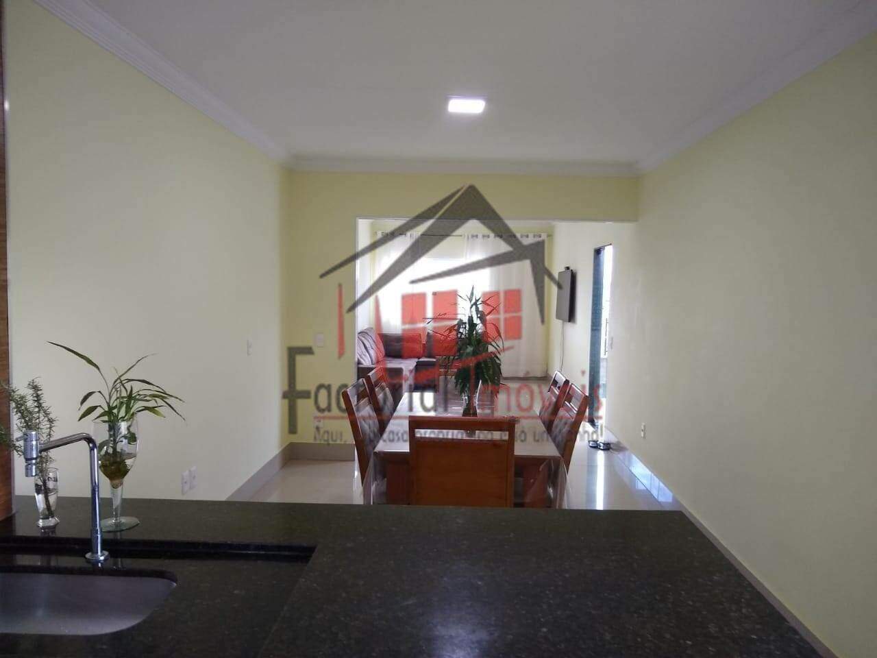 Casa à venda no Oitis: 