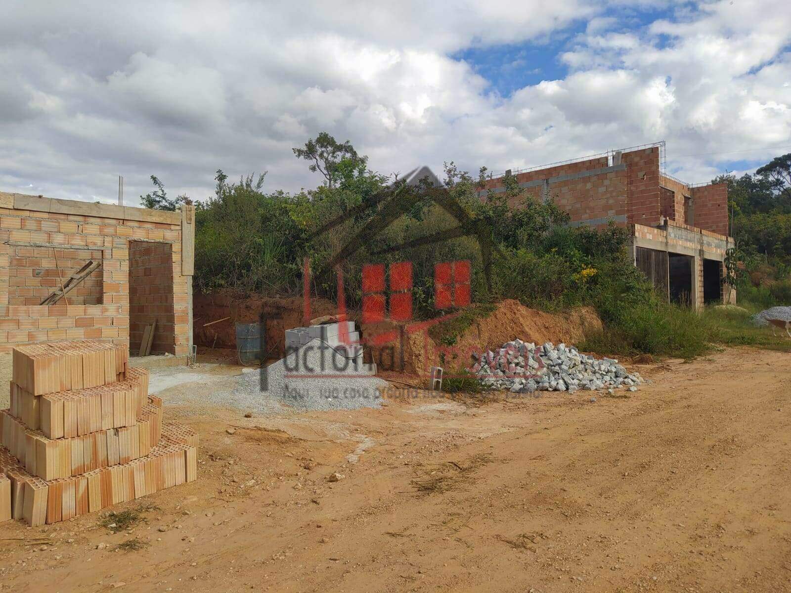 Área à venda no Quintas do Jacuba: 