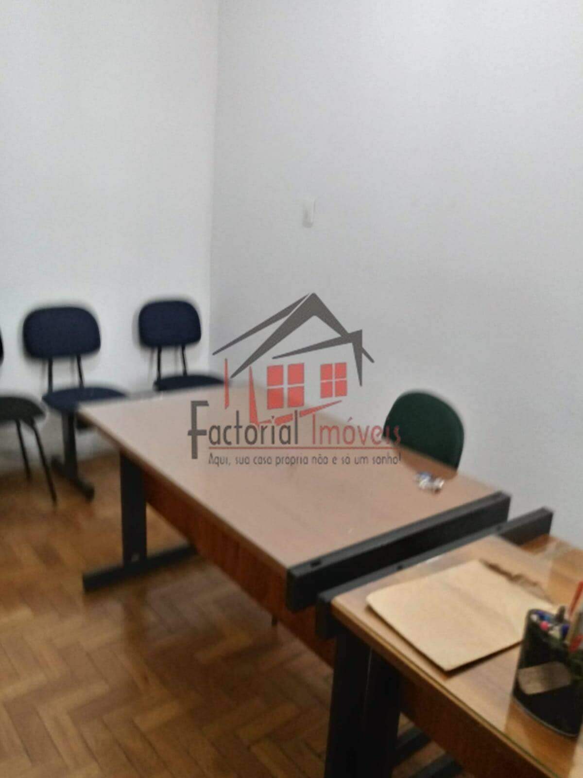 Sala à venda no Centro: 