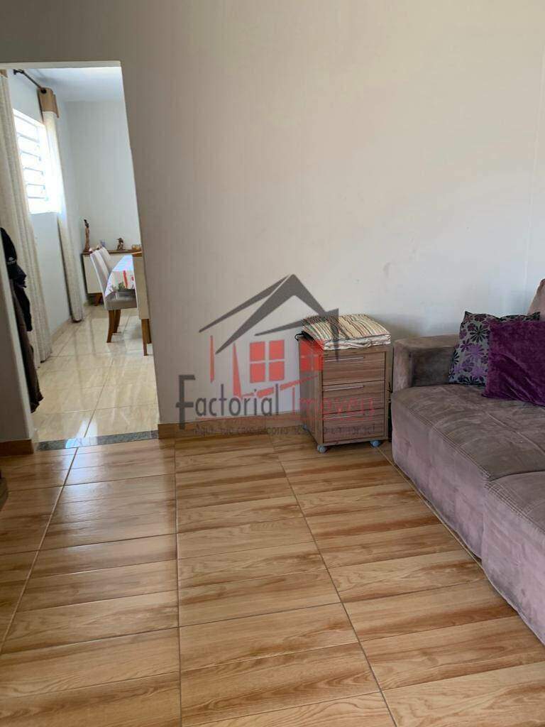 Casa à venda no Novo Glória: 