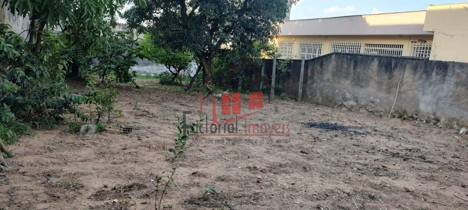 Terreno à venda no Novo Glória: 