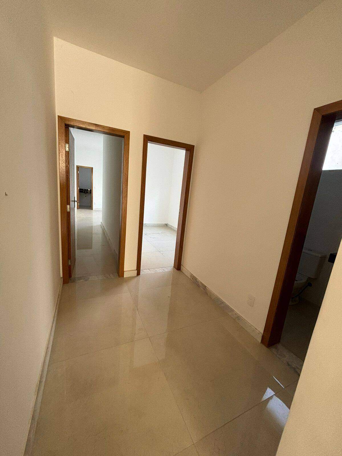 Casa à venda no Vale das Orquídeas: 