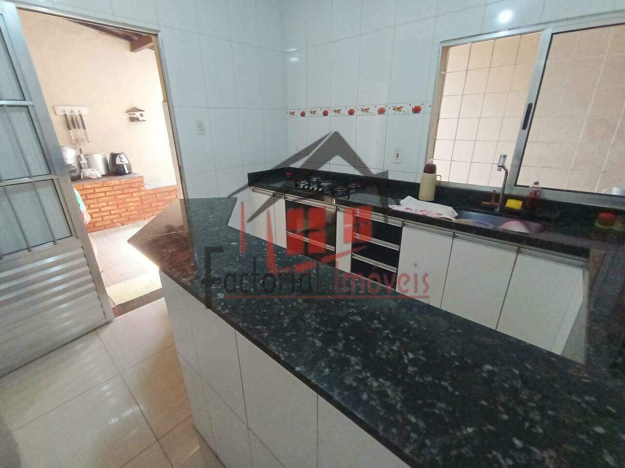 Casa à venda no Parque Recreio: 