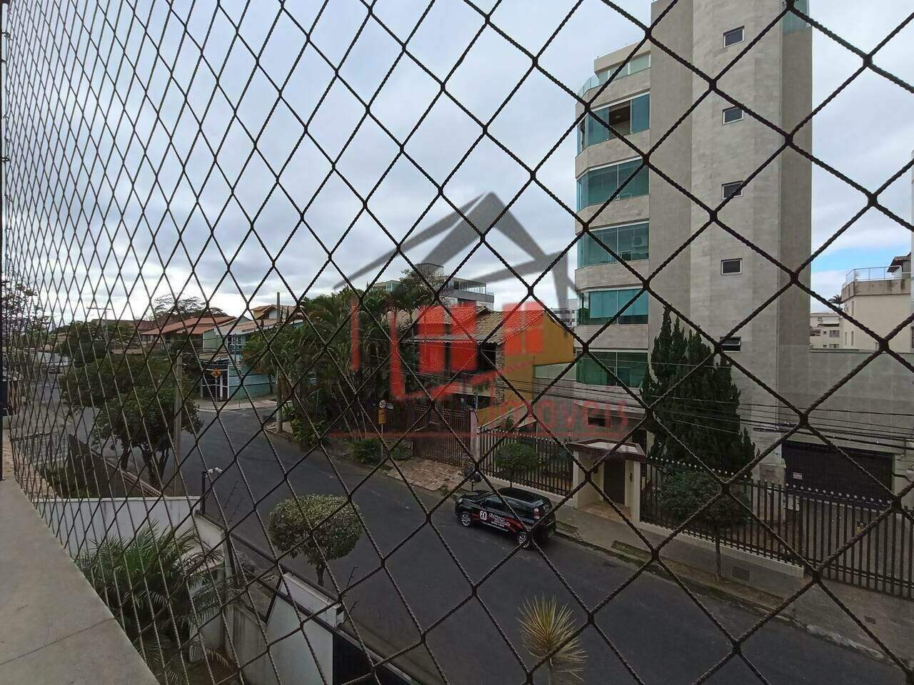 Apartamento à venda no Itapoã: 