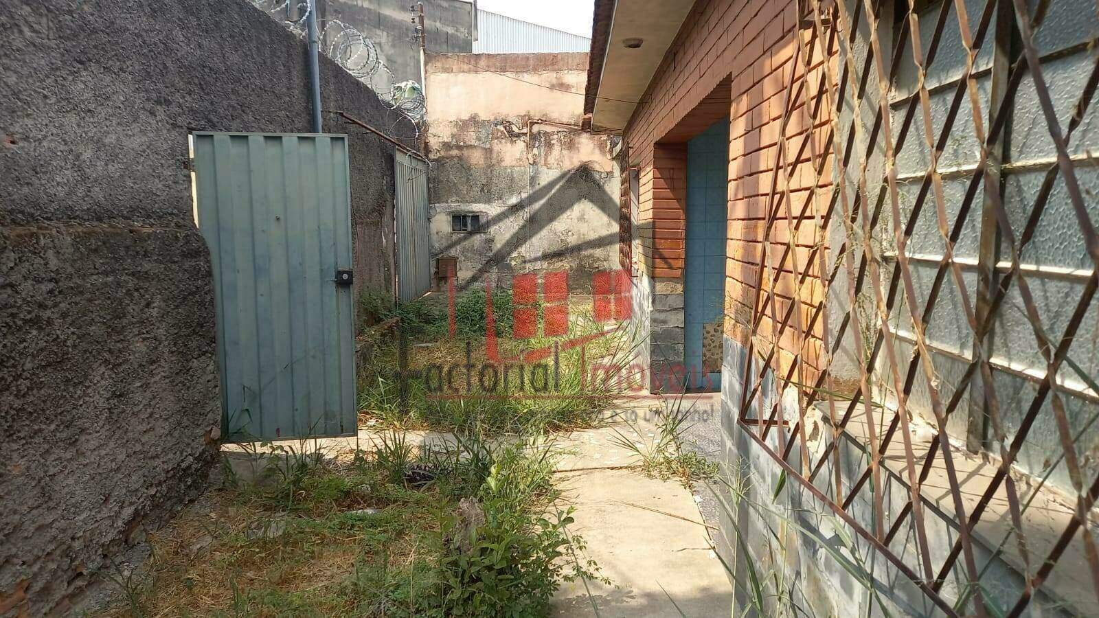 Terreno à venda no Coqueiros: 