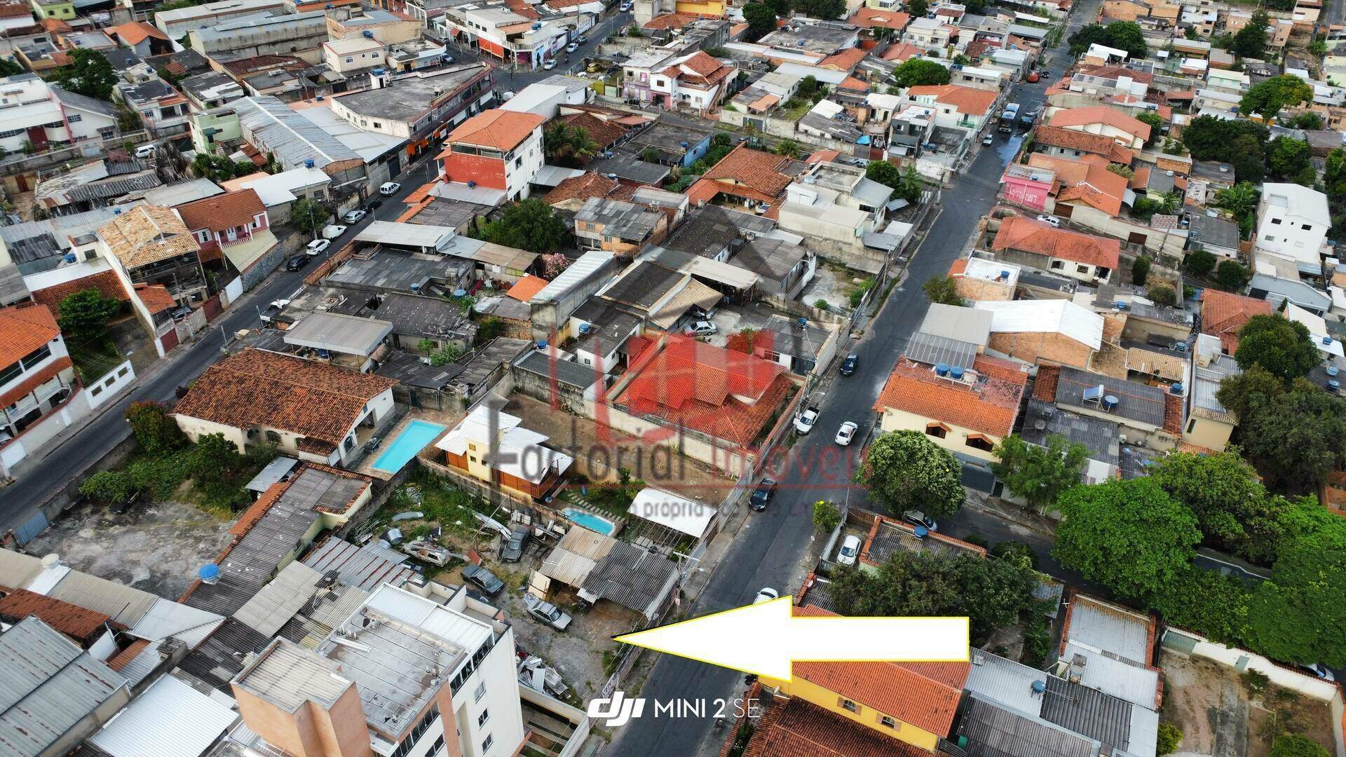 Terreno à venda no Coqueiros: 