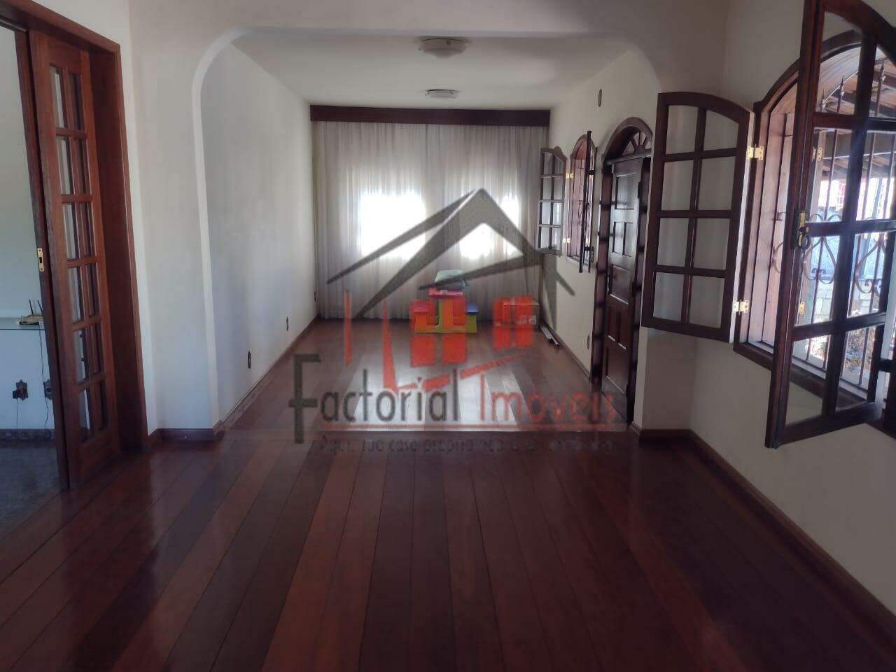 Casa à venda no Serrano: 