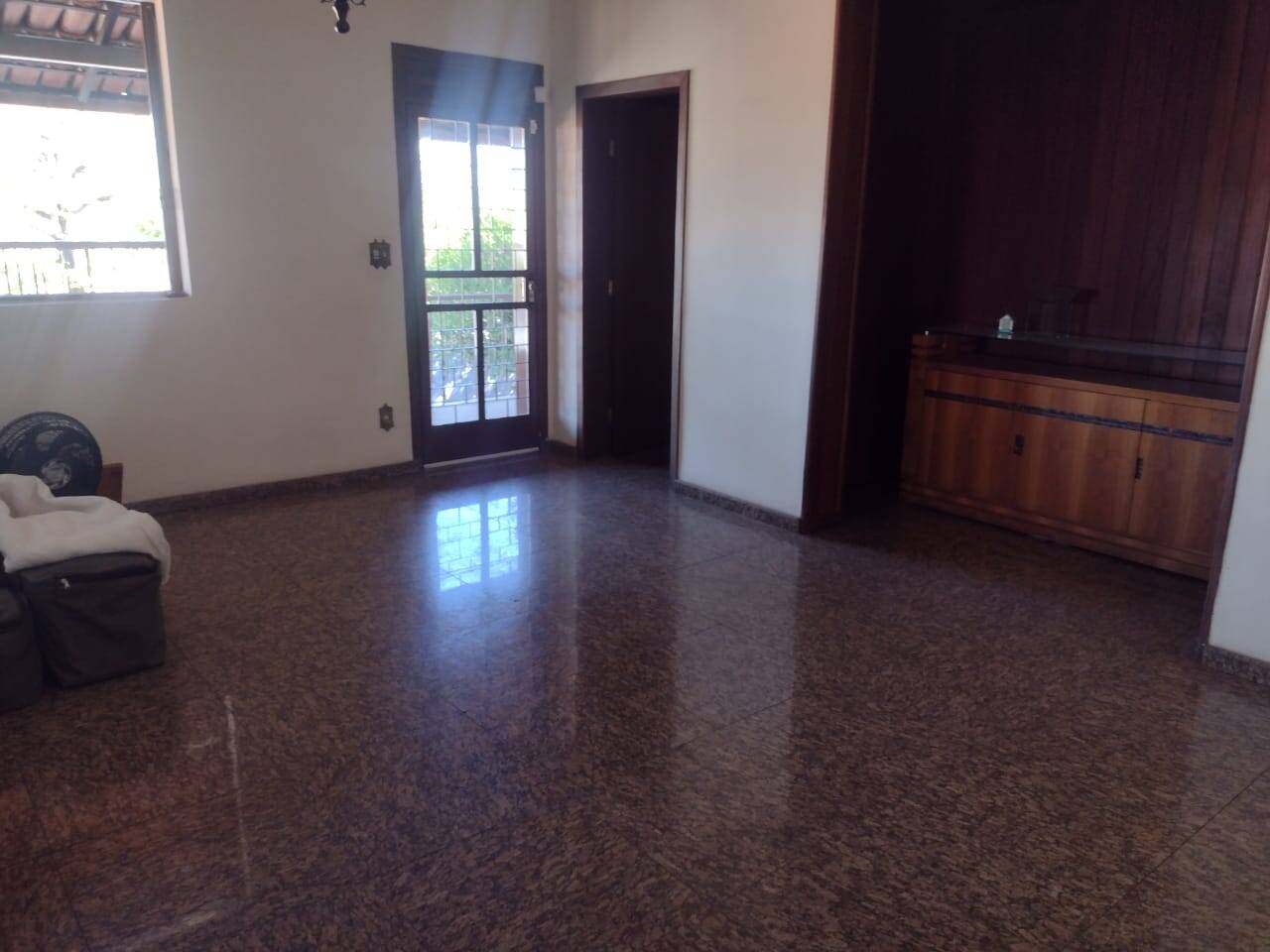 Casa à venda no Serrano: 