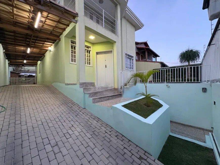 Casa à venda no Serrano: 