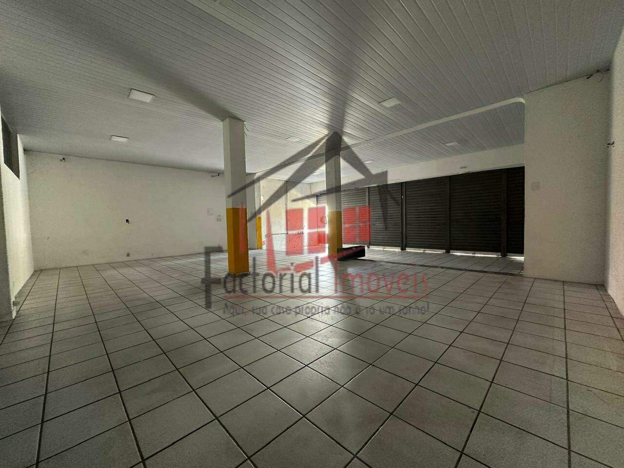 Loja para aluguel no Glória: 