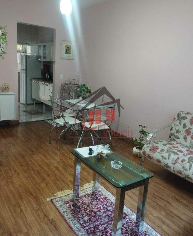 Casa em condomínio à venda no Cabral: 