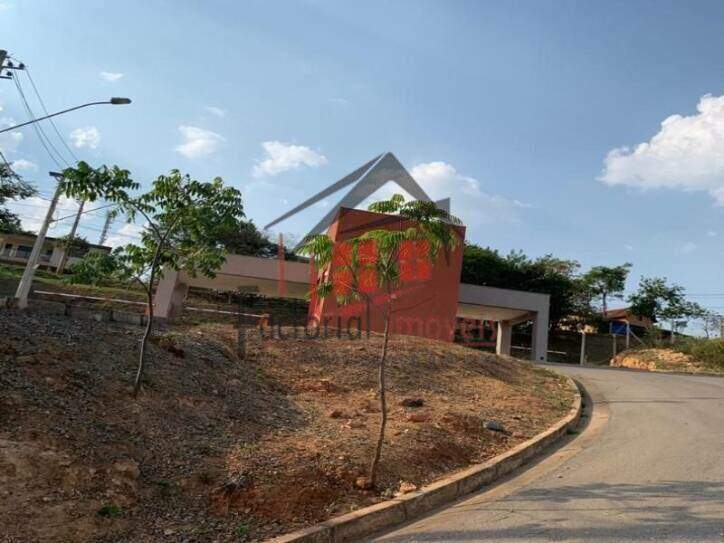 Terreno à venda no Pau Pombo: 