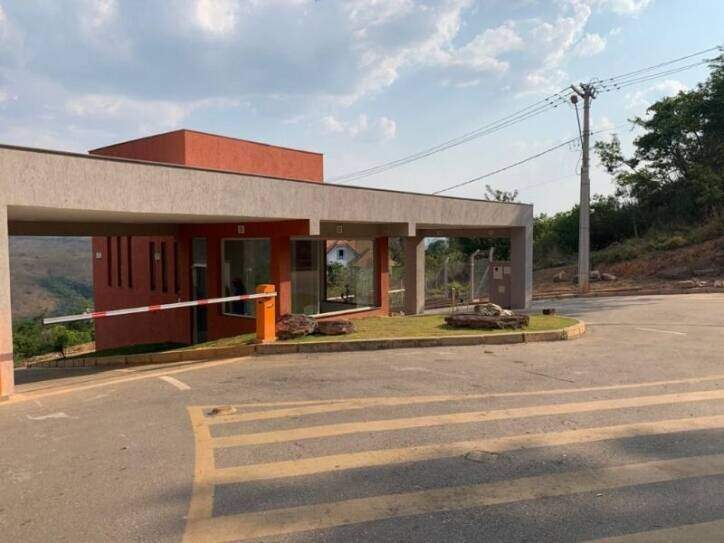 Terreno à venda no Pau Pombo: 