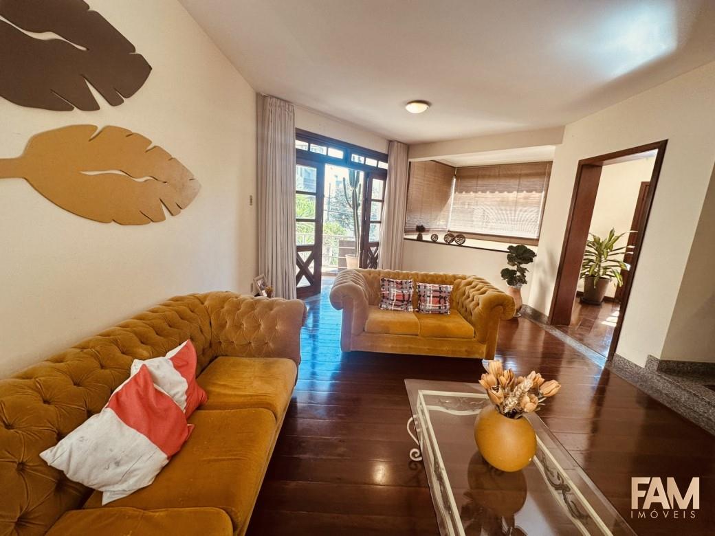Casa à venda no Buritis: Casa à venda, Buritis - Belo Horizonte/MG