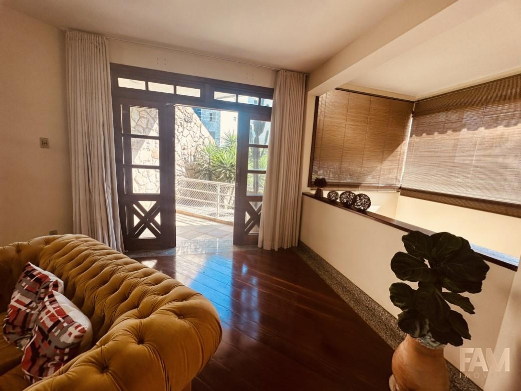 Casa à venda no Buritis: Casa à venda, Buritis - Belo Horizonte/MG