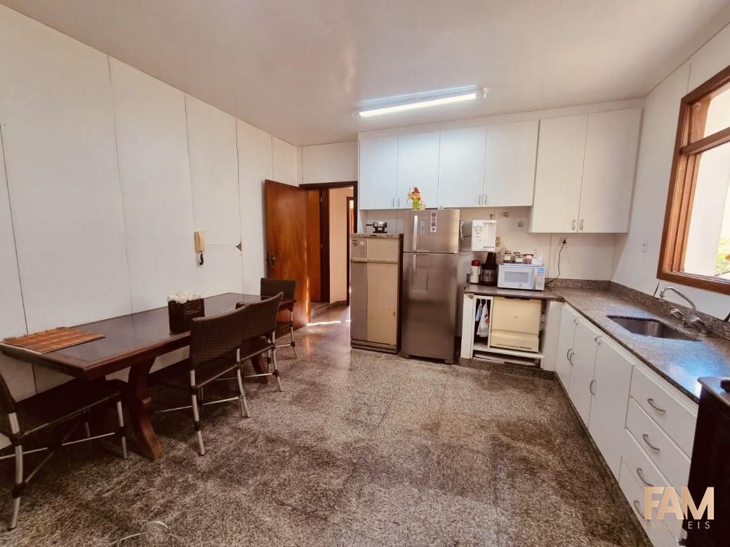 Casa à venda no Buritis: Casa à venda, Buritis - Belo Horizonte/MG