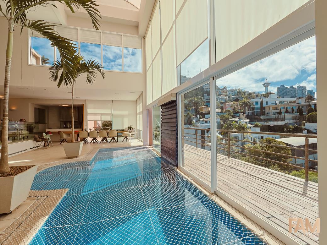 Casa em Condomínio à venda no Condomínio Vila Castela: CASA EM CONDOMINIO à venda, Condomínio Vila Castela - Nova Lima/MG