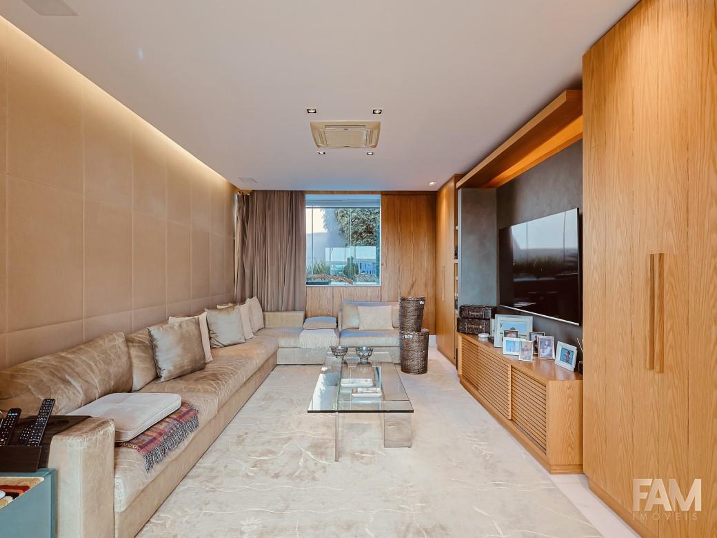 Casa em Condomínio à venda no Condomínio Vila Castela: CASA EM CONDOMINIO à venda, Condomínio Vila Castela - Nova Lima/MG