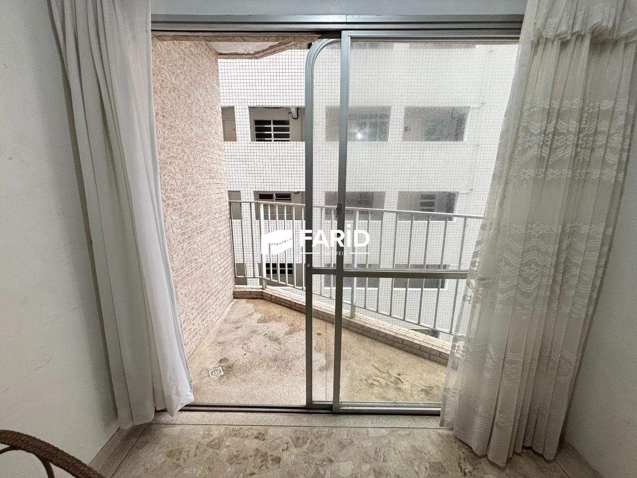 67,5 | 1 quarto | | 1 vaga: Varanda